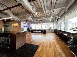 UE Square (D9), Office #558228331